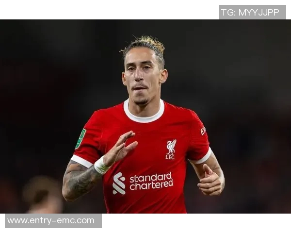 齐米卡斯精准直塞助攻弗格森突破防线可惜禁区内被拦截